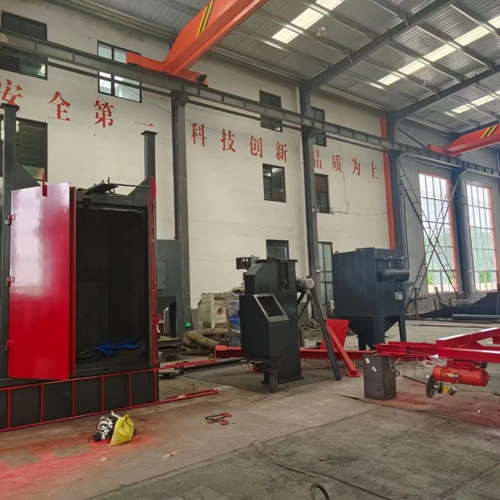 拋丸除銹設(shè)備廠家_拋丸除銹機工作視頻_化工廠防腐拋丸除銹機